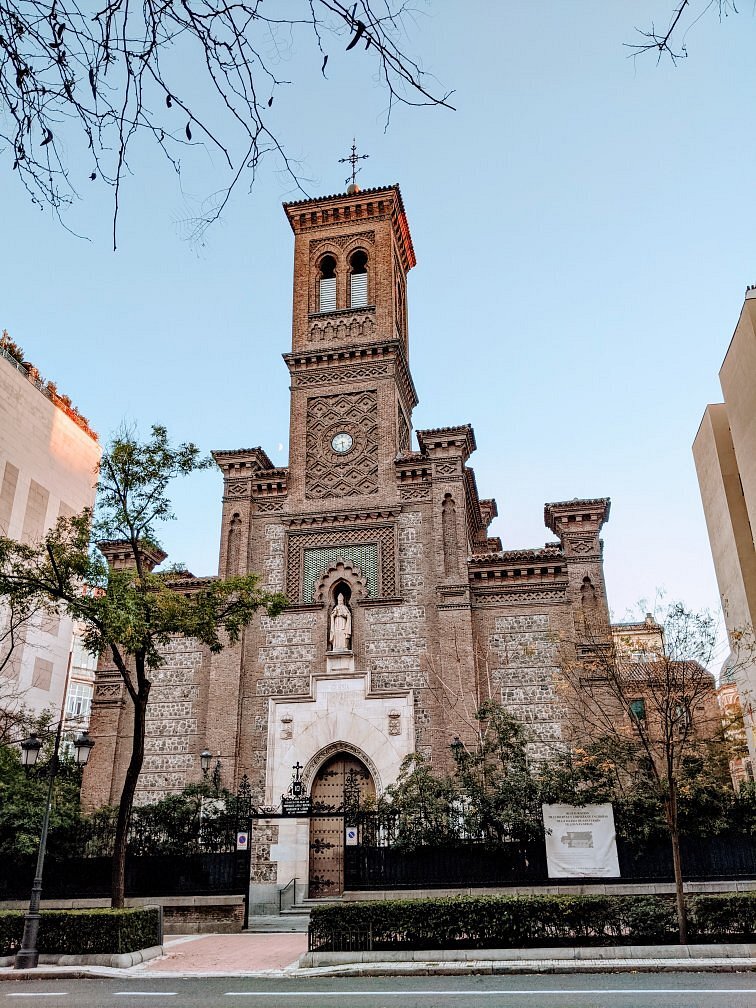 Templo — Parroquia San Fermín de los Navarros