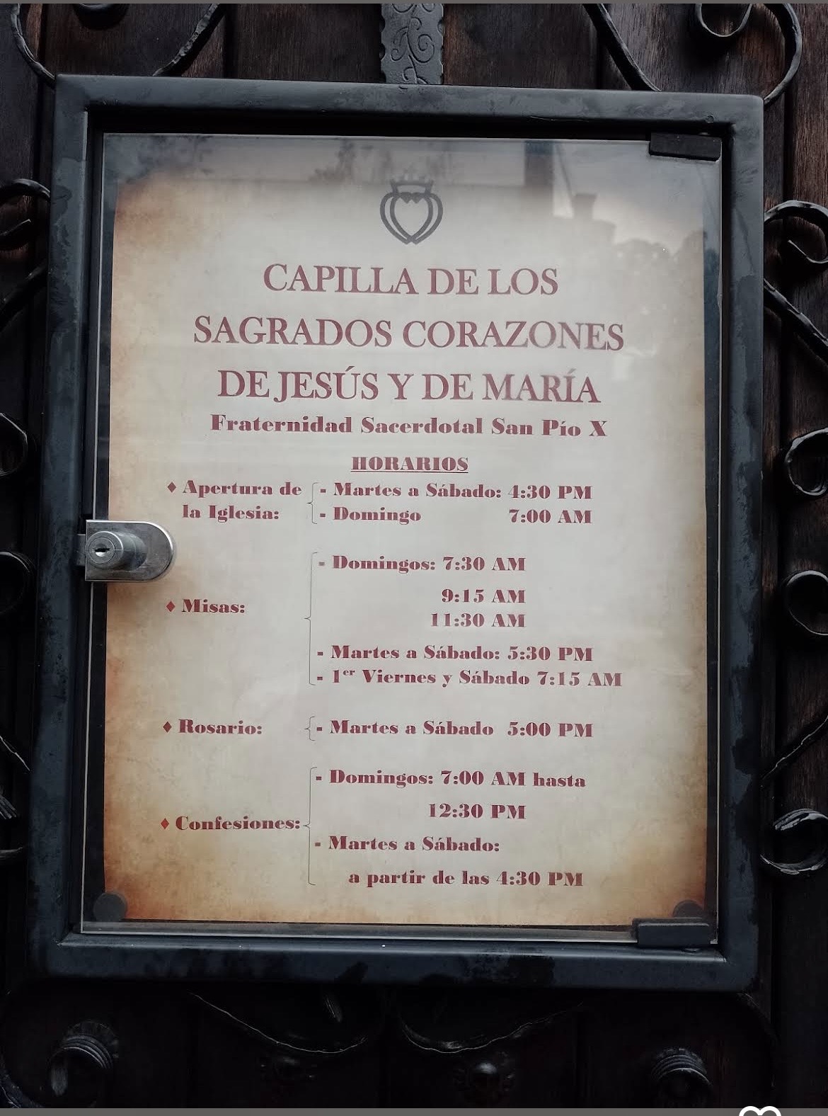 Confesionario — Capilla de los Sagrados Corazones de Jesus y Maria