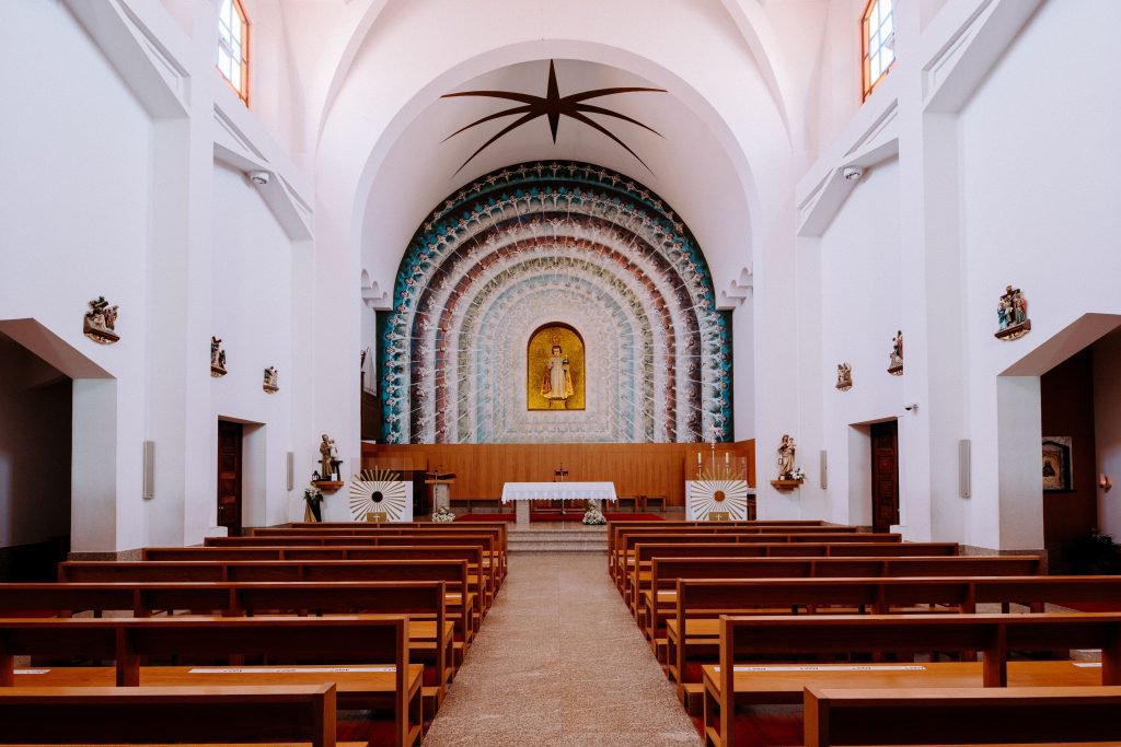 Confesionario — Santuário do Menino Jesus de Praga - Padres Carmelitas